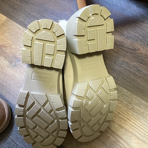 Steve Madden Howler Ankle Boots, 6.5, Sand Suede. New, never worn. In box - Picture 3 of 6